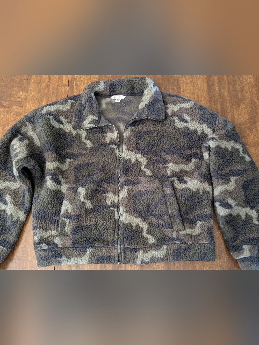 American Eagle Cropped Camo Teddy Fleece
